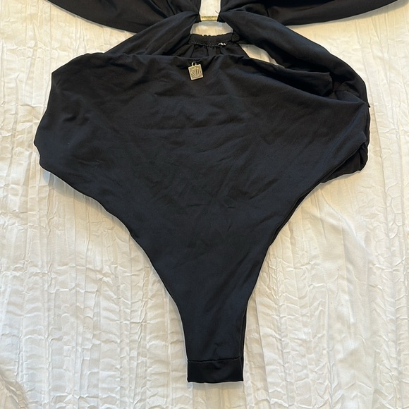 Brazilian Sexy One-Piece Swimsuit - Picture 5 of 6